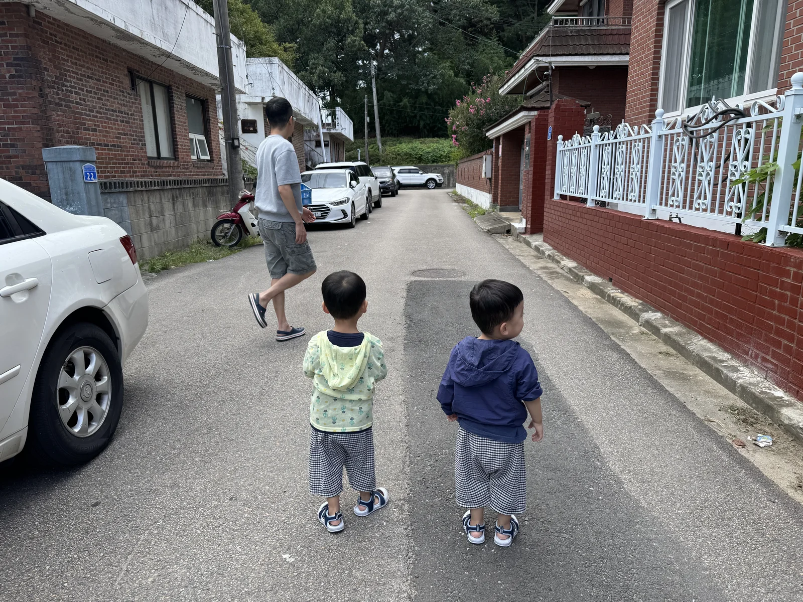 식사 후 걸어 나오는 길